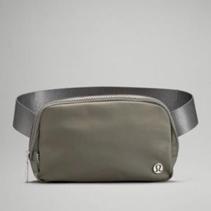 Lululemon Everywhere Belt Bag Green